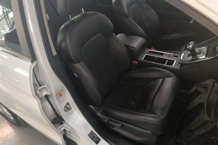 Used Haval M6 2021 PLUS 1.5T DCT Comfort Edition Right Front Seat