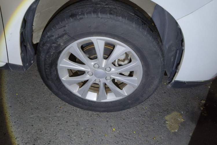 Used Haval M6 2021 PLUS 1.5T DCT Luxury Smart Connectivity Model Right Front Wheel Hub