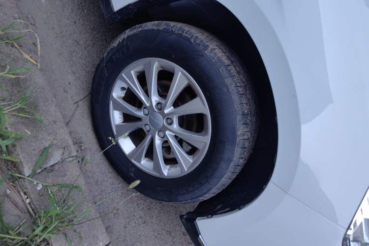 Used Haval M6 2021 PLUS 1.5T DCT Luxury Smart Connectivity Model Right Front Wheel Hub