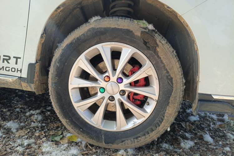Used Haval M6 2021 PLUS 1.5T DCT Luxury Smart Connectivity Model Right Front Wheel Hub