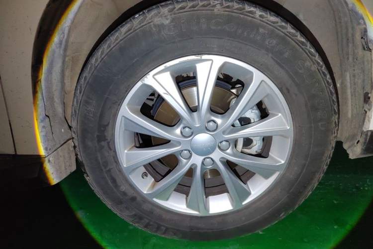 Used Haval M6 2021 PLUS 1.5T DCT Luxury Smart Connectivity Model Right Front Wheel Hub