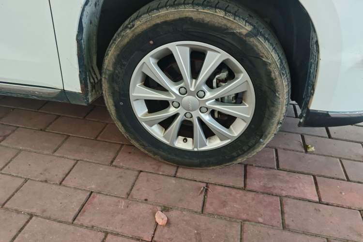 Used Haval M6 2021 PLUS 1.5T DCT Luxury Smart Connectivity Model Right Front Wheel Hub