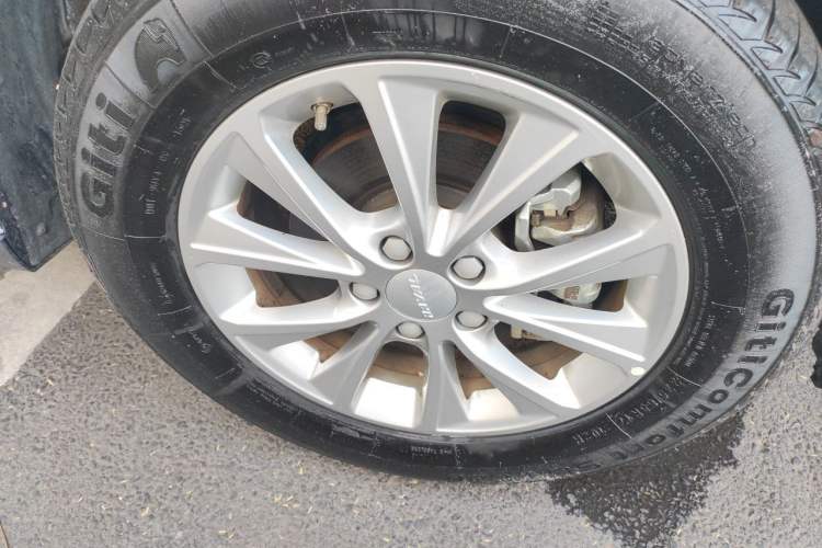Used Haval M6 2021 PLUS 1.5T DCT Luxury Smart Connectivity Model Right Front Wheel Hub