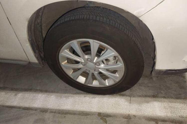 Used Haval M6 2021 PLUS 1.5T DCT Luxury Smart Connectivity Model Right Front Wheel Hub