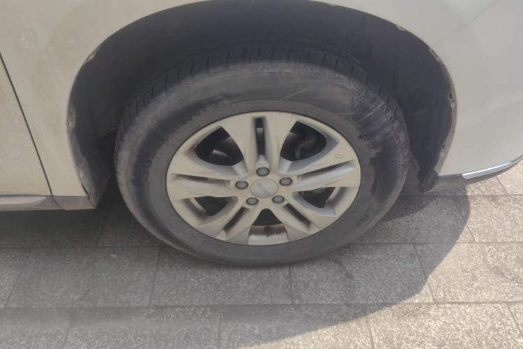 Used Haval M6 2021 PLUS 1.5T DCT Comfort Edition Right Front Wheel Hub