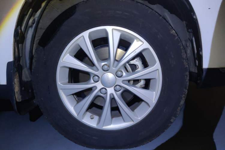 Used Haval M6 2021 PLUS 1.5T DCT Luxury Smart Connectivity Model Right Front Wheel Hub