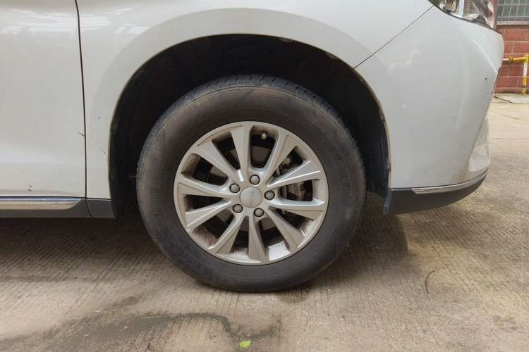 Used Haval M6 2021 PLUS 1.5T Manual Luxury Smart Connectivity Model Right Front Wheel Hub