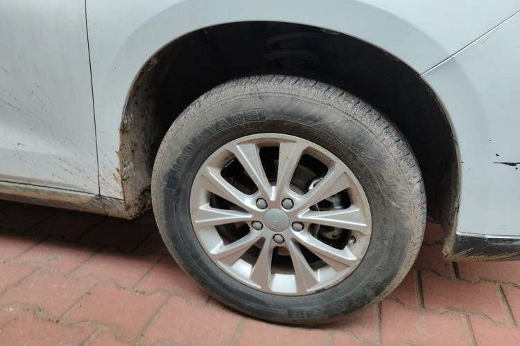 Used Haval M6 2021 PLUS 1.5T DCT Luxury Smart Connectivity Model Right Front Wheel Hub