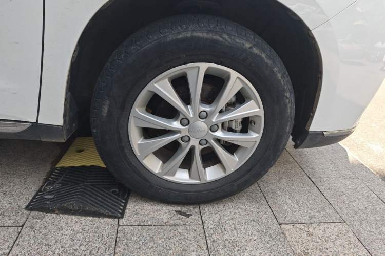 Used Haval M6 2021 PLUS 1.5T DCT Luxury Smart Connectivity Model Right Front Wheel Hub