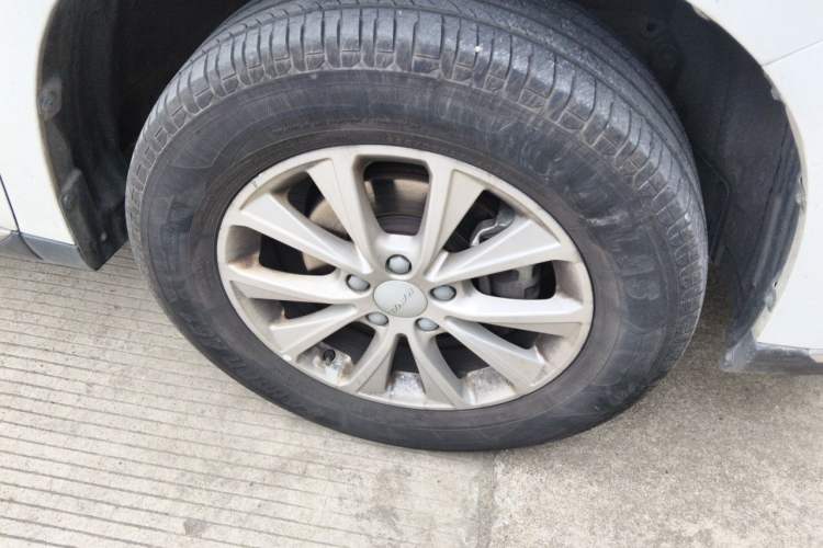 Used Haval M6 2021 PLUS 1.5T DCT Luxury Smart Connectivity Model Right Front Wheel Hub