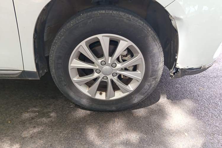 Used Haval M6 2021 PLUS 1.5T DCT Luxury Smart Connectivity Model Right Front Wheel Hub