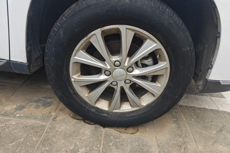 Used Haval M6 2021 PLUS 1.5T Manual Luxury Smart Connectivity Model Right Front Wheel Hub