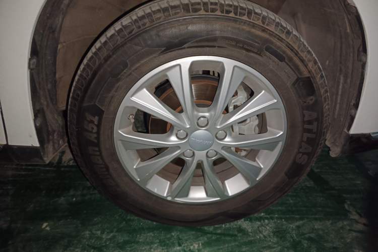 Used Haval M6 2021 PLUS 1.5T DCT Luxury Smart Connectivity Model Right Front Wheel Hub