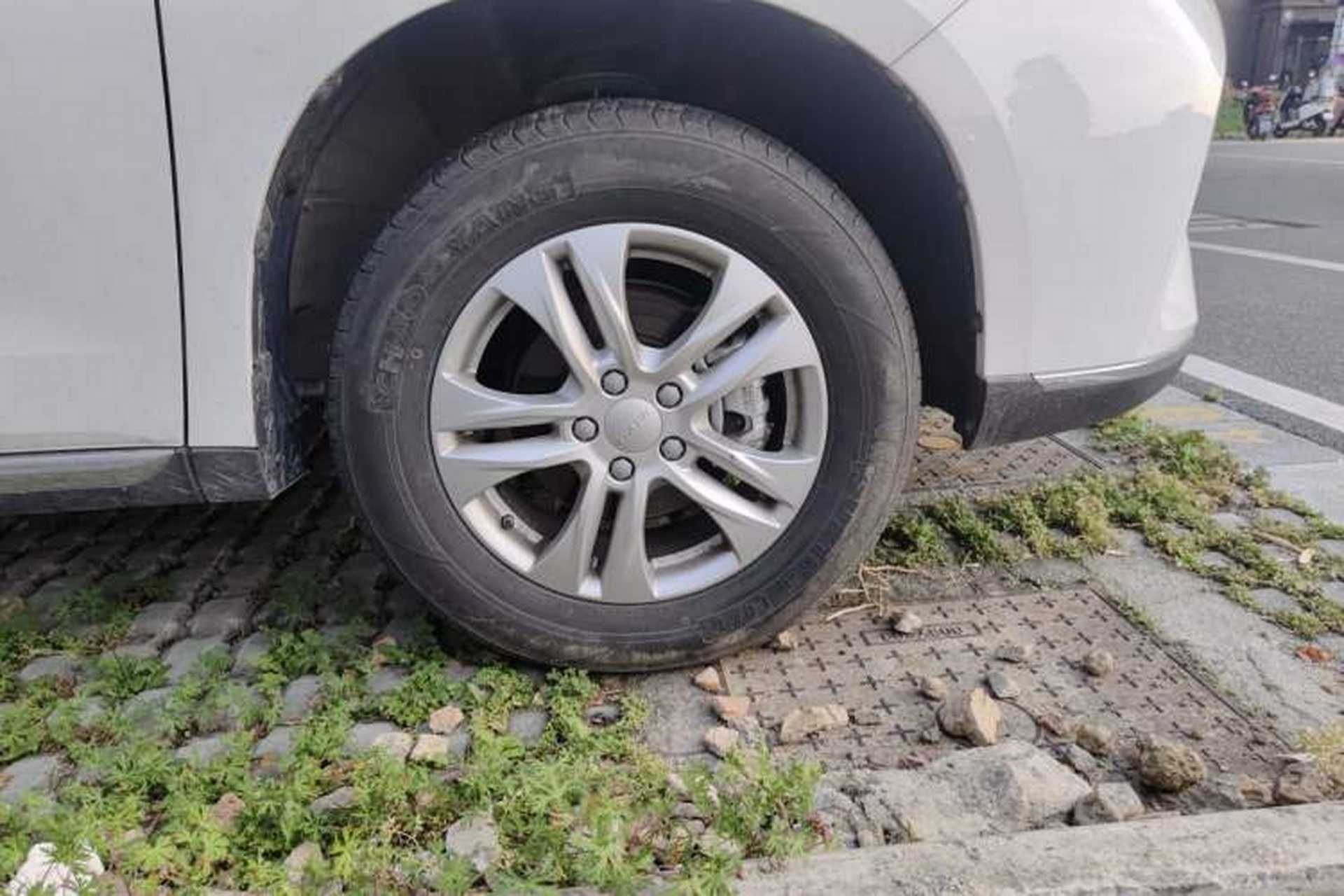 Used Haval M6 2021 PLUS 1.5T DCT Elite Smart Connectivity Model Right Front Wheel Hub