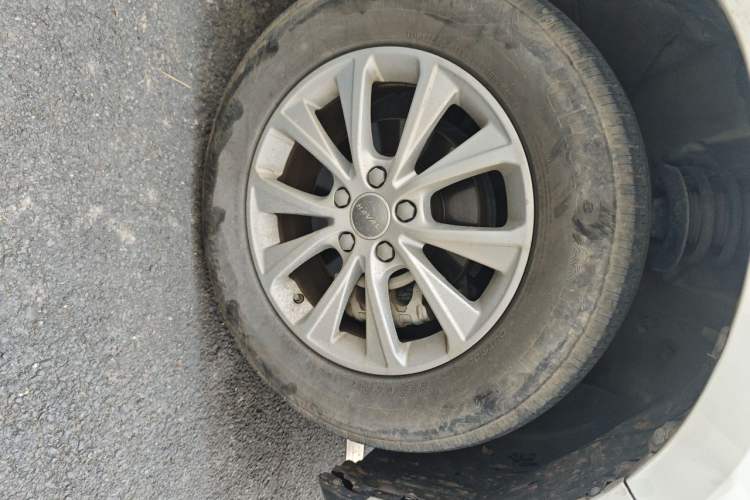 Used Haval M6 2021 PLUS 1.5T DCT Luxury Smart Connectivity Model Right Front Wheel Hub