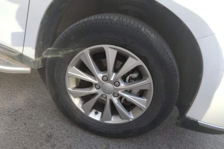 Used Haval M6 2021 PLUS 1.5T DCT Luxury Smart Connectivity Model Right Front Wheel Hub