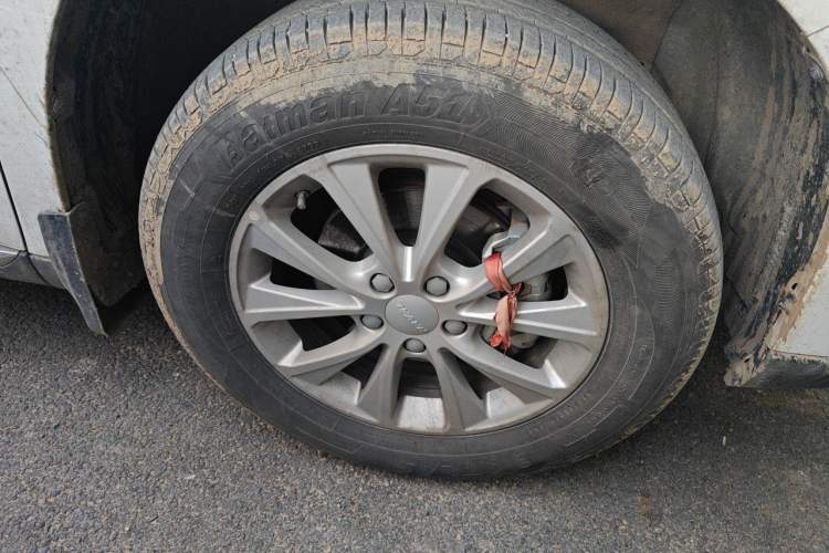 Used Haval M6 2021 PLUS 1.5T DCT Luxury Smart Connectivity Model Right Front Wheel Hub