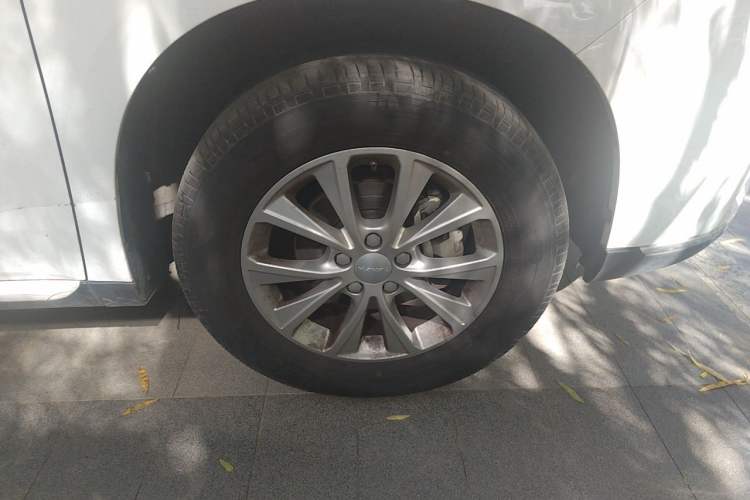 Used Haval M6 2021 PLUS 1.5T DCT Luxury Smart Connectivity Model Right Front Wheel Hub