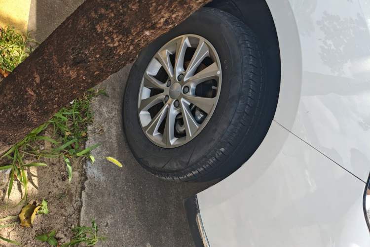 Used Haval M6 2021 PLUS 1.5T DCT Luxury Smart Connectivity Model Right Front Wheel Hub