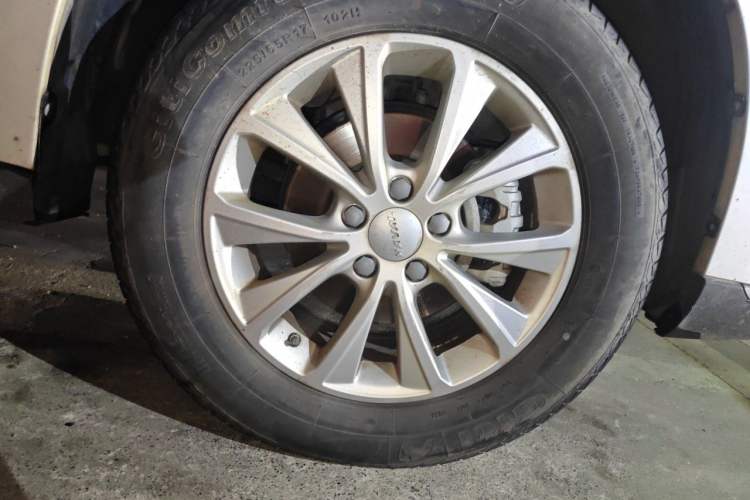 Used Haval M6 2021 PLUS 1.5T DCT Luxury Smart Connectivity Model Right Front Wheel Hub