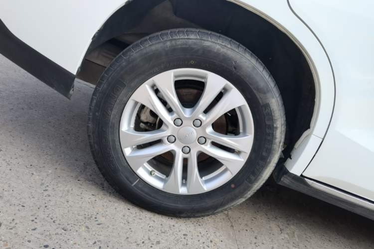 Used Haval M6 2021 PLUS 1.5T DCT Comfort Edition Right Rear Wheel Hub