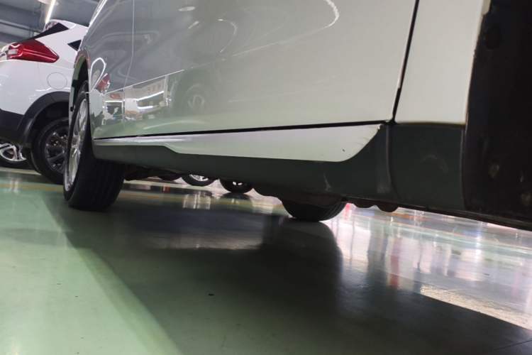 Used Haval M6 2021 PLUS 1.5T DCT Elite Smart Connectivity Model Right Side Sill