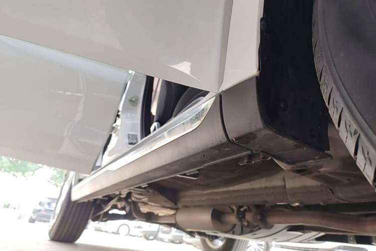 Used Haval M6 2021 PLUS 1.5T DCT Elite Smart Connectivity Model Right Side Sill