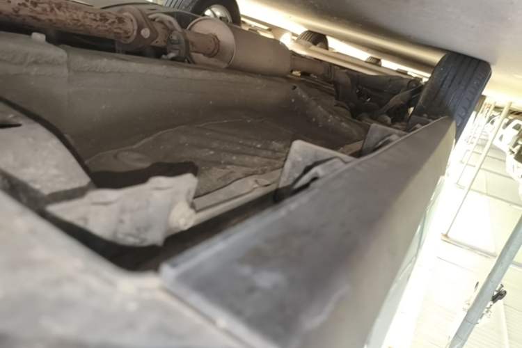 Used Haval M6 2021 PLUS 1.5T DCT Luxury Smart Connectivity Model Right Side Sill
