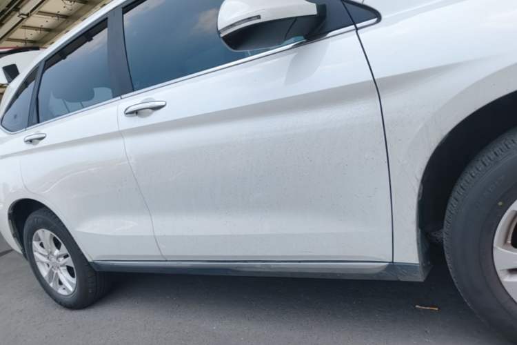 Used Haval M6 2021 PLUS 1.5T DCT Elite Smart Connectivity Model Right Side Sill