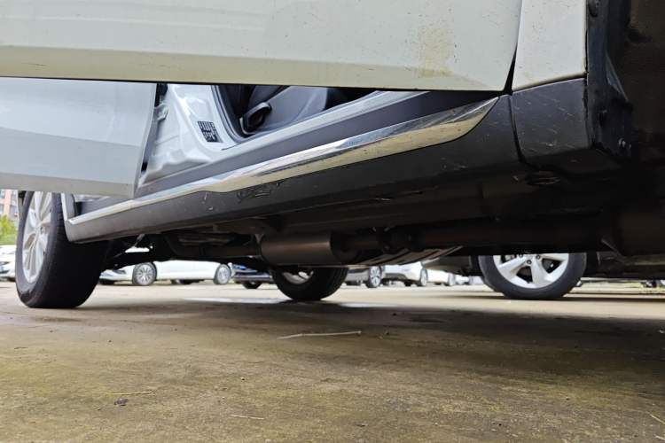 Used Haval M6 2021 PLUS 1.5T DCT Liu Yan Collaboration Edition Right Side Sill