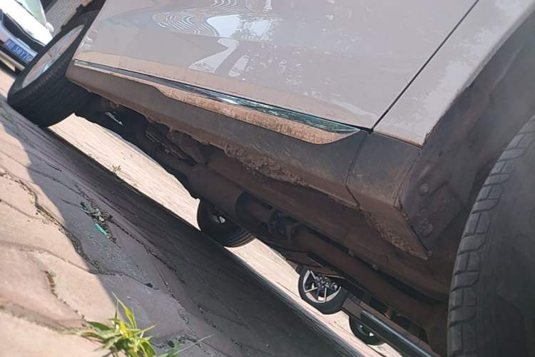 Used Haval M6 2021 PLUS 1.5T Manual Luxury Smart Connectivity Model Right Side Sill