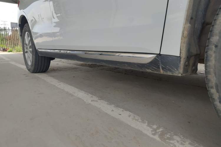 Used Haval M6 2021 PLUS 1.5T Manual Elite Smart Connectivity Model Right Side Sill