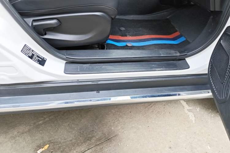 Used Haval M6 2021 PLUS 1.5T DCT Luxury Smart Connectivity Model Right Side Sill