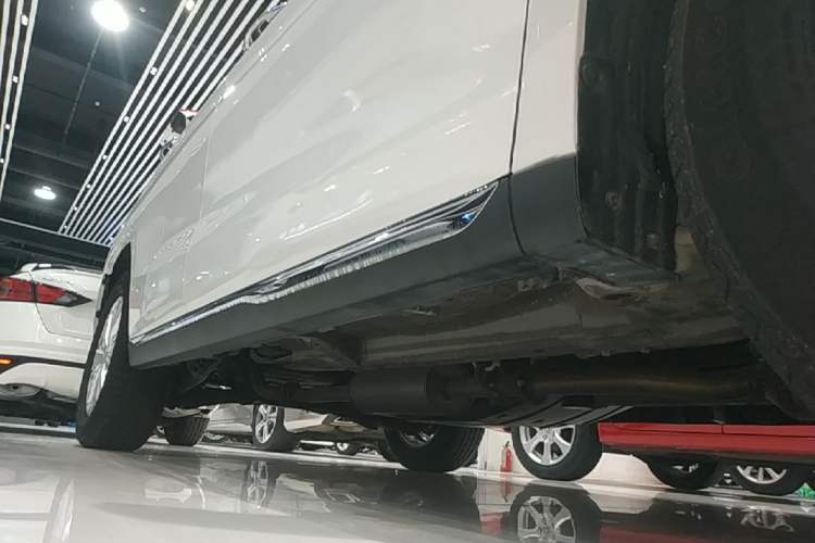 Used Haval M6 2021 PLUS 1.5T DCT Luxury Smart Connectivity Model Right Side Sill