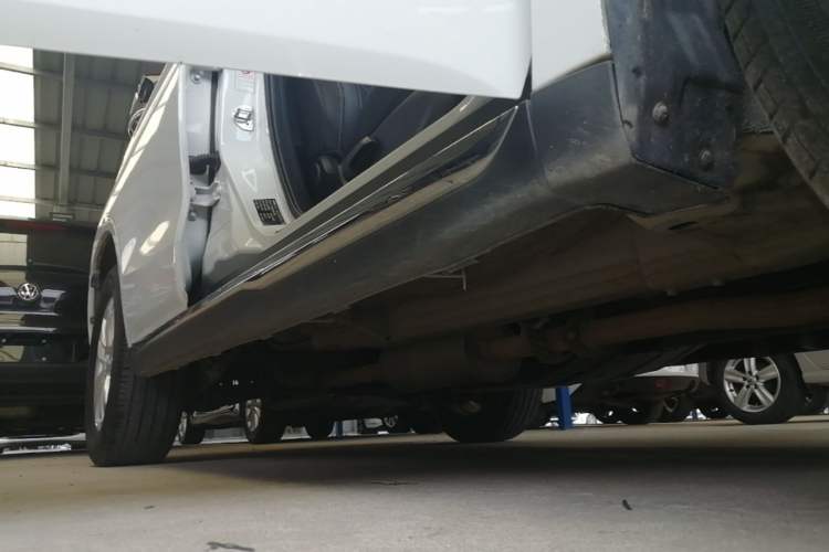 Used Haval M6 2021 PLUS 1.5T DCT Comfort Edition Right Side Sill