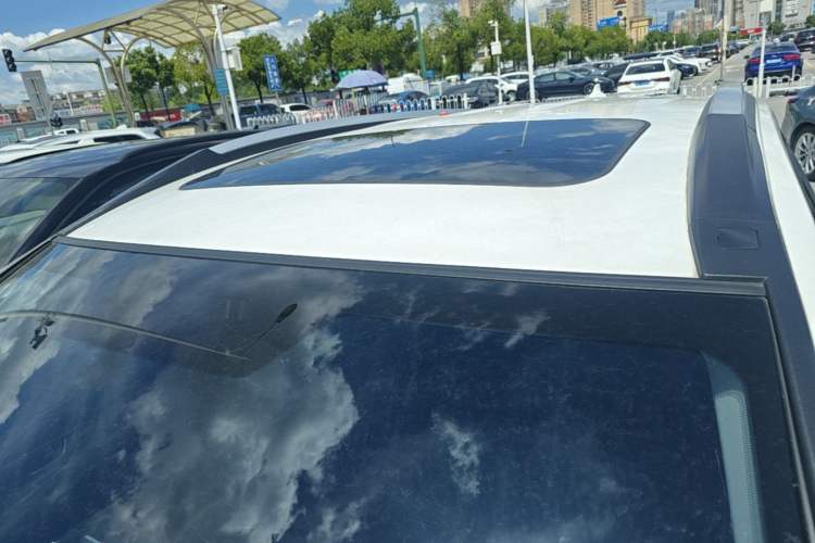 Used Haval M6 2021 PLUS 1.5T DCT Luxury Smart Connectivity Model Roof