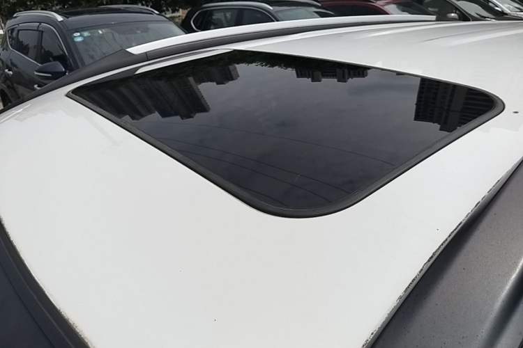 Used Haval M6 2021 PLUS 1.5T DCT Luxury Smart Connectivity Model Roof