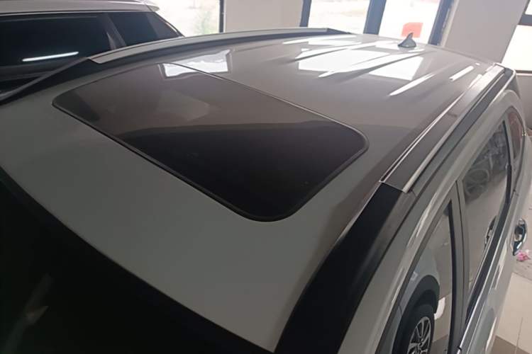 Used Haval M6 2021 PLUS 1.5T DCT Luxury Smart Connectivity Model Roof