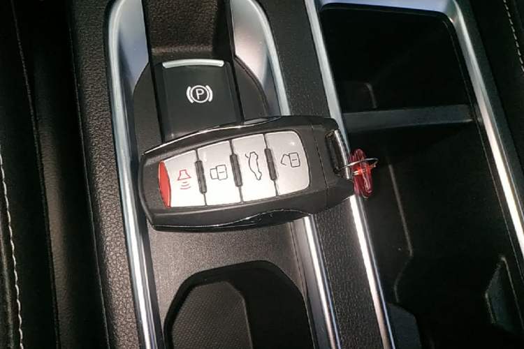 Used Haval M6 2021 PLUS 1.5T DCT Luxury Smart Connectivity Model Vehicle Key