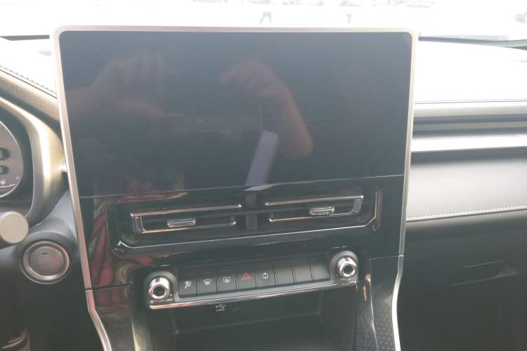 Used Haval M6 2023 PLUS 1.5T DCT Elite Smart Connectivity Model Audio And AC Panel