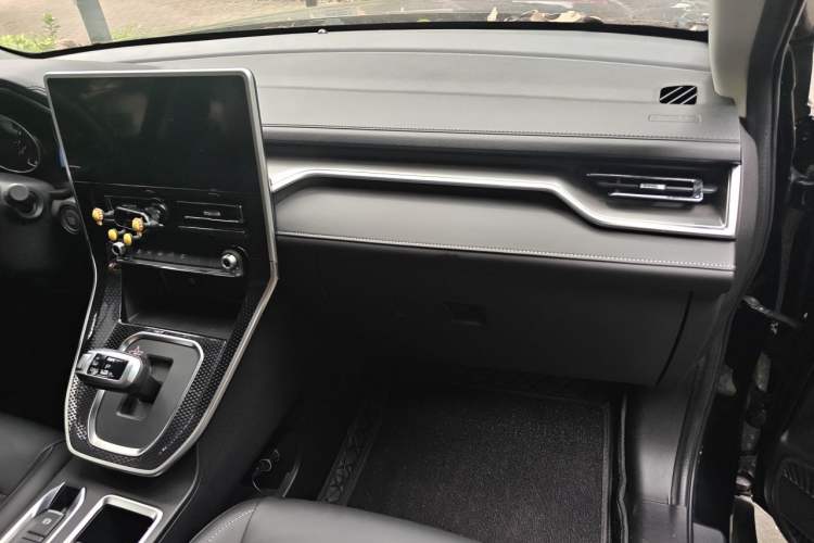 Used Haval M6 2023 PLUS 1.5T DCT Luxury Smart Connectivity Model Audio And AC Panel