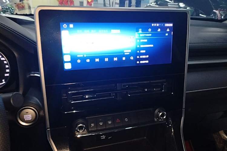 Used Haval M6 2023 PLUS 1.5T DCT Luxury Smart Connectivity Model Audio And AC Panel