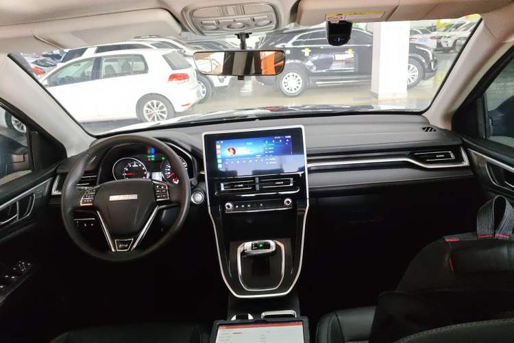Used Haval M6 2023 PLUS 1.5T DCT Luxury Smart Connectivity Model Center Console