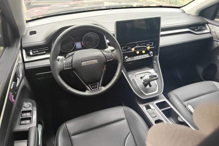 Used Haval M6 2023 PLUS 1.5T DCT Luxury Smart Connectivity Model Center Console