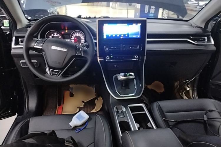 Used Haval M6 2023 PLUS 1.5T DCT Luxury Smart Connectivity Model Center Console