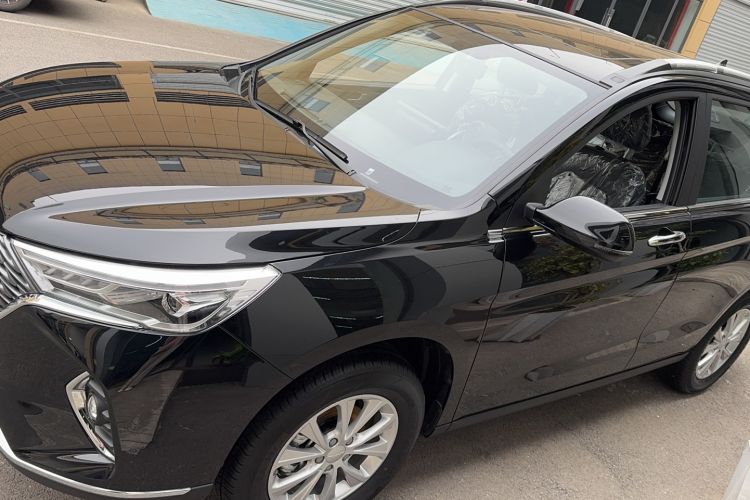 Used Haval M6 2023 PLUS 1.5T Manual Luxury Smart Connectivity Model Exterior 5