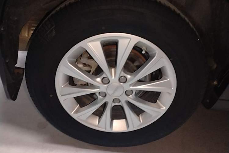 Used Haval M6 2023 PLUS 1.5T DCT Luxury Smart Connectivity Model Exterior 5