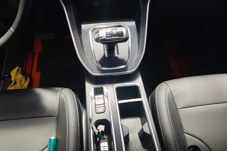 Used Haval M6 2023 PLUS 1.5T DCT Luxury Smart Connectivity Model Gear Lever