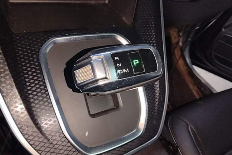Used Haval M6 2023 PLUS 1.5T DCT Luxury Smart Connectivity Model Gear Lever