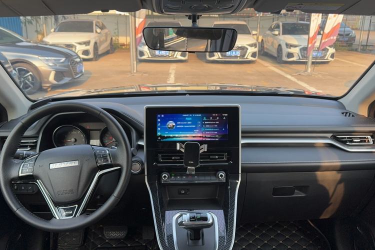 Used Haval M6 2023 PLUS 1.5T DCT Luxury Smart Connectivity Model Interior 3